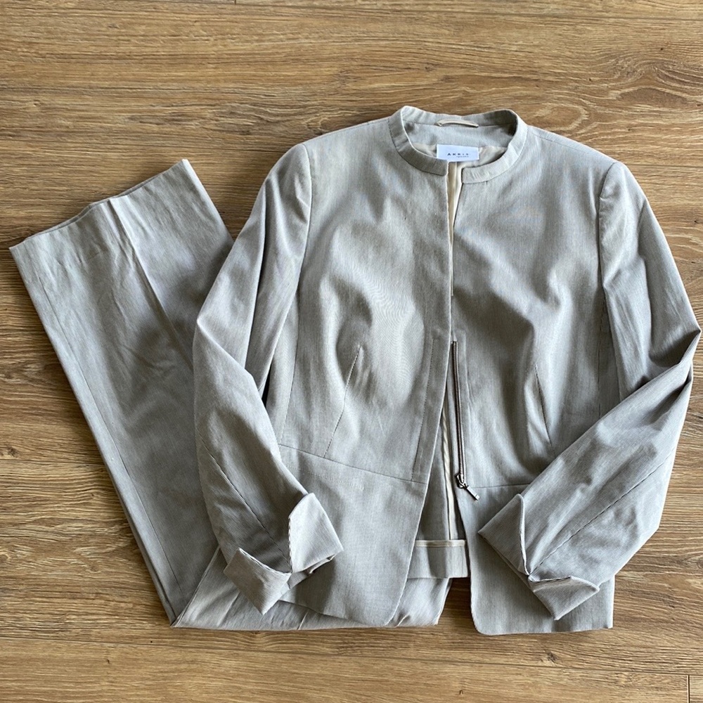 ❗️SALE❗️⭐️ Akris Punto Pin Stripe Suit ⭐️